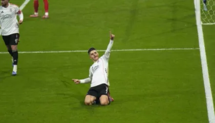 VIDEO/ Milot Rashicën nuk e ndalin dot as dy mbrojtësa, goli i sulmuesit shqiptar nis festën te Beshiktashi