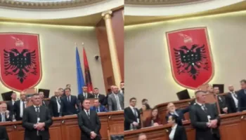 Video/ “O doktor, shih sa bukur duket kur bashkëqeverisni me ne”, deputeti i PS nxjerr pamjet nga sherri brenda Parlamentit