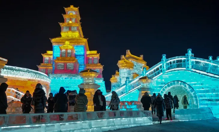 Video/ Parku spektakolar i akullit dhe borës në Kinë hap dyert edhe këtë vit