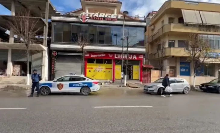 Video/ Plagosja e biznesmenit me thikë në Kavajë, pamje nga vendi ku ndodhi ngjarja