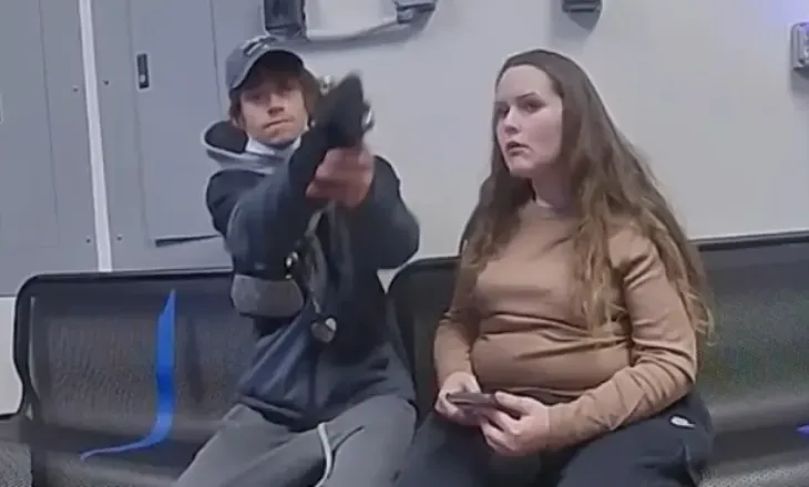 VIDEO/ Qëllon me armë oficerin e policisë në SHBA, i riu arrestohet menjëherë