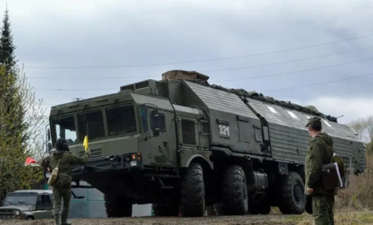 Video/ Rusia shfaq sistemin e saj të raketave Oreshnik në Bjellorusi, synon të rrisë aftësinë për të goditur objektiva në rast lufte