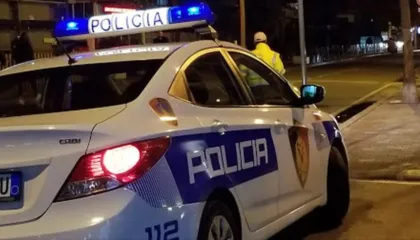 VIDEO-Sherr për motive banale në një lokal në Korçë, dhunohet një person! Dyshohet se…