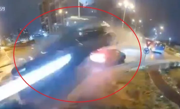 VIDEO/ Si skenë e filmit “Fast & Furious”, makina aksidentohet dhe ikën “raketë” në ajër