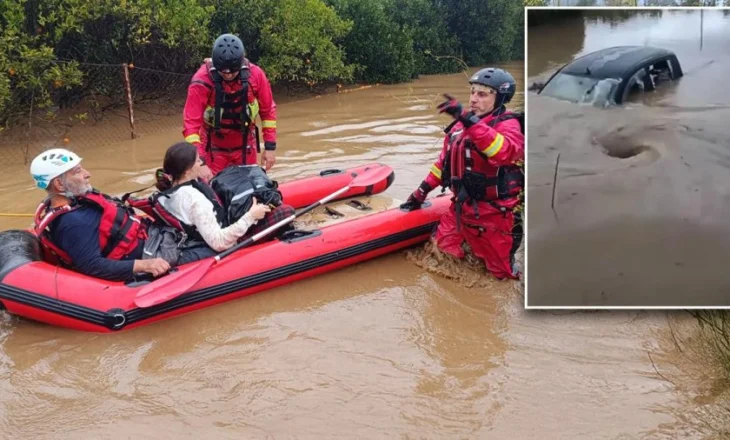 VIDEO tronditëse, shpëtohet një familje pasi makina e tyre u përmbyt nga uji