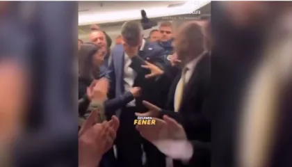 VIDEO/ U akuzua për drogë, lirohet me kusht një ditë pas arrestimit presidenti i Fenerbahçe! Momenti kur përlotet para tifozëve
