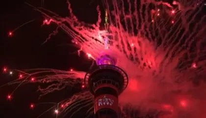 Video/ Zelanda e Re mirëpret Vitin e Ri 2026, spektakël fishekzjarrësh në sheshet e vendit
