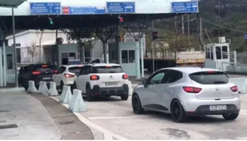 Vijon fluksi në pikën kufitare Shqipëri- Greqi/ Policia kufitare: Protesta vijon, për këtë periudhë nuk do të ketë..