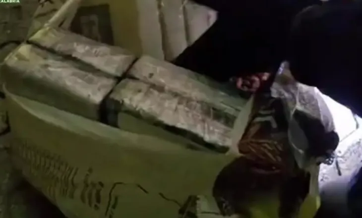 Vinte nga Amerika Latine, sekuestrohen 435 kg kokainë në Itali, droga me vlerë 70 mln euro