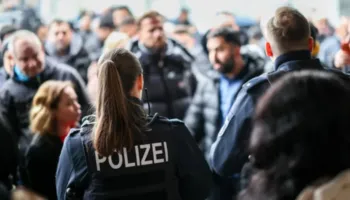 “Vjedhje si në filma”/ Grabiten 30 milionë euro dhe mijëra bizhuteri ari në një bankë! Zbulohet skema që ndoqën hajdutët dhe..