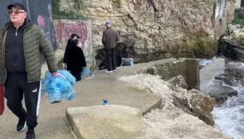 ‘Vlora në mesjetë’! DITA 4 pa ujë- Gomina montohet gabim, inxhinierët çmontojnë sërish, vlonjatët presin ‘parashikimin’ për sot