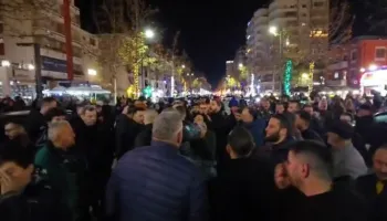 Vlora pa ujë për ditë të tëra, qytetarët rikthehen në protestë: Nesër përballë Bashkisë