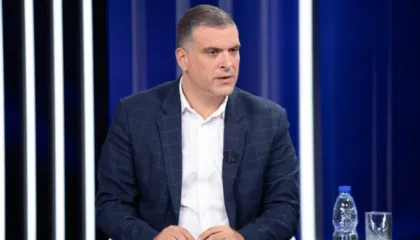 “Vlora- Vlora, bëja fora, bjeri moj të lumtë dora!”/ Protesta e banorëve për ujin, Blushi: Babëzia e Edi Ramës dhe…