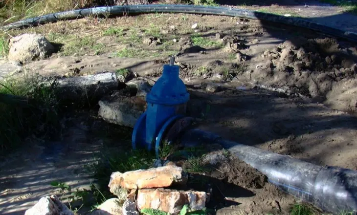 Vlorës nuk i ndahet ‘syri i keq’, gjysma e qytetit e pret Vitin e Ri pa ujë