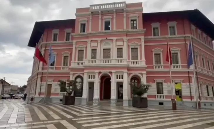 Vodhën karburant nga makinat e punës, pezullohen 3 punonjës të Bashkisë Vlorë