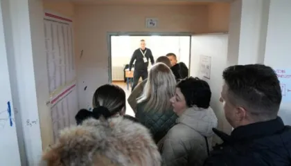 Votimi deri në orën 17:00, shkon në 38% pjesëmarrja e votuesve në zgjedhjet parlamentare në Kosovë