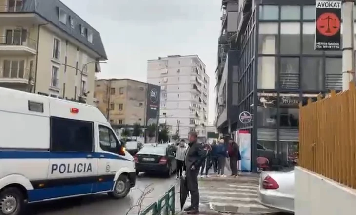 Vrasja e Mondi Mëhallës, mbërrijnë në gjykatë ish ortaku i biznesmenit dhe roja i karburantit