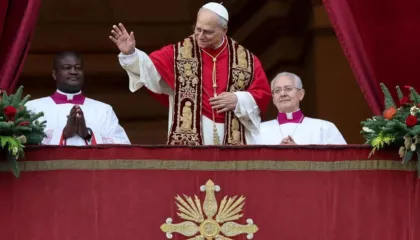 “Vuajtjet e njerëzimit bërtasin!”/Papa Leone XIV mban meshën e Krishtlindjeve: Mos harroni tendat e Gazës, refugjatët dhe…