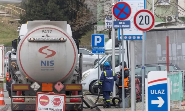 Vuçiç konfirmon bisedimet për t’ia shitur NIS-in një kompanie hungareze