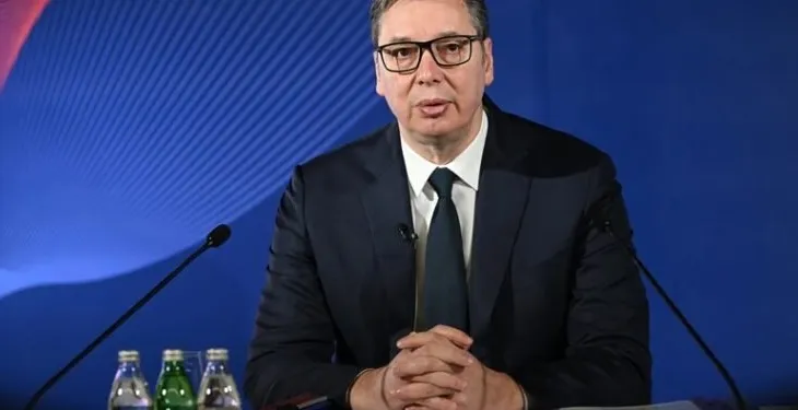 Vuçiç paralajmëron fundin e mandatit, akuzon opozitën për “Maidan”