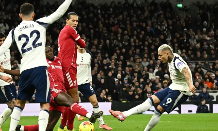 Wirtz jep asistin e parë, Isak i pafat, por një super Ekitike. Liverpool me fitore të madhe ndaj Tottenham (video)