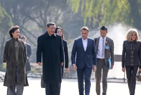 Xi zhvillon vizitë miqësore me Macron në Chengdu