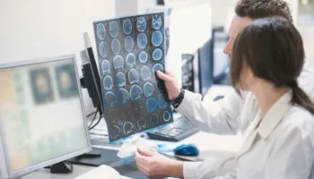 Zbulim i madh në mjekësi/ IA identifikon dy nëntipe të reja të sklerozës multiple