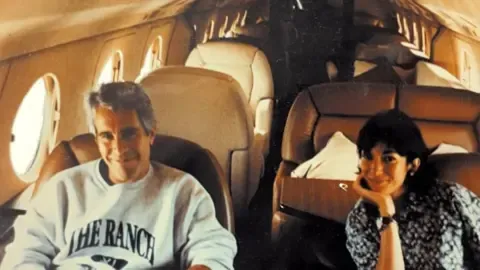 Zbulim i ri: Një milion dosje shtesë për Jeffrey Epstein