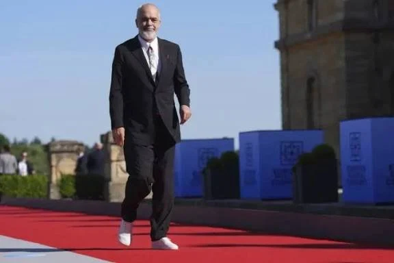 Zbulohet plani: Në Shqipëri do të vendosën emigrantë nga Egjipti dhe Bangladeshi