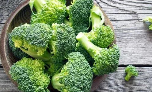 Zbuloni perimen që arrin të zhbëjë dëmet që i shkakton cigarja mushkërive