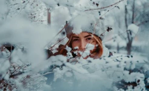 Zbuloni shenjat e horoskopit më me fat për vitin 2026, surpriza në dashuri dhe rritje financiare