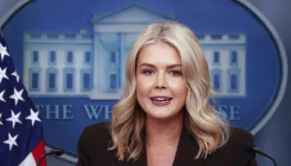 Zëdhënësja e Shtëpisë së Bardhë njofton se është shtatzënë me fëmijën e saj të dytë