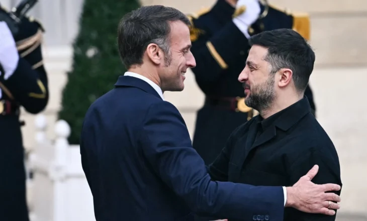 Zelensky mbërrin në Paris, presidenti ukrainas pritet nga Emmanuel Macron