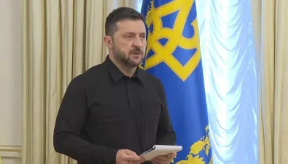 Zelensky përballë skandalit të korrupsionit