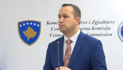 Zgjedhjet e parakohshme, KQZ e Kosovës mban konferencën e parë: Të gjitha qendrat e votimit u hapën në kohë