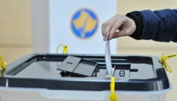 Zgjedhjet në Kosovë, ja sa është pjesëmarrja në votime deri në orën 15:00