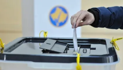 Zgjedhjet në Kosovë, ja sa është pjesëmarrja në votime deri në orën 15:00