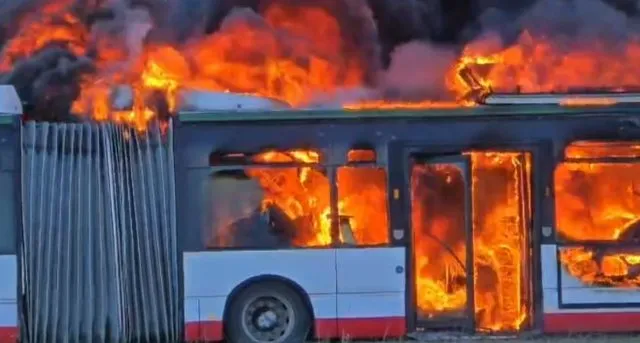 Zjarri i madh në Durrës ku u dogjën 8 autobusë, ngjarja referohet në prokurori si aksidentale