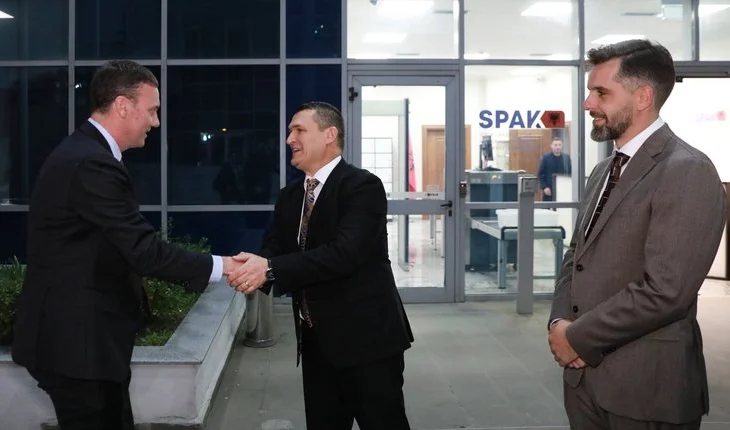 Zv. drejtor i SHBA për Evropën viziton SPAK: Bashkëpunimi ndërkombëtar kundër krimit