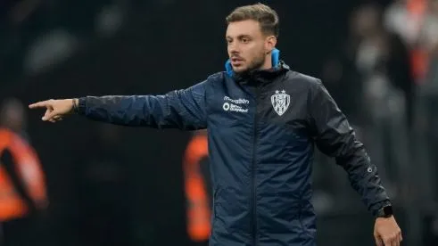 ZYRTARE/ Klubi brazilian emëron pasuesin e Ançelotit, prezantohet trajneri argjentinas