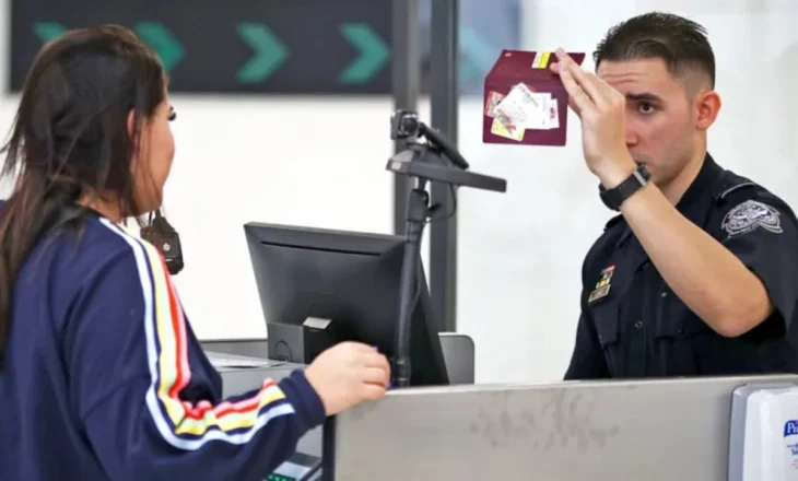 Zyrtarët amerikanë: Turistët që hyjnë në SHBA, do tregojnë historikun e 5 viteve të fundit të rrjeteve sociale