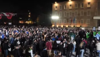 1350 efektivë në terren, Kryeministria ‘vishet’ me gardh metalik/ Çfarë do ndodhë në protestë?