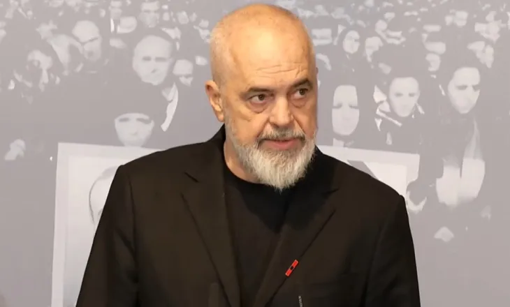 15 vite nga “21 Janari”/ “Protestuesit nuk kishin asnjë armë me vete”, Rama: Po kalonim urën bashkë më Pandeli Majkon kur kaloi një autoblindë dhe…