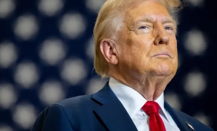 “200 % tarifë doganore për verërat e Francës”, Trump: BE nuk do t’i rezistojë përpjekjeve të mia për të blerë Groenlandën