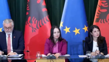 “2026 gur kilometrik”, 3 ministra të qeverisë prezantojnë paketën me 12 nisma ligjore për integrimin në BE