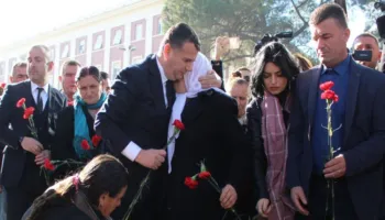 21 Janari/ 15 vite nga vrasja e 4 protestuesve para Kryeministrisë