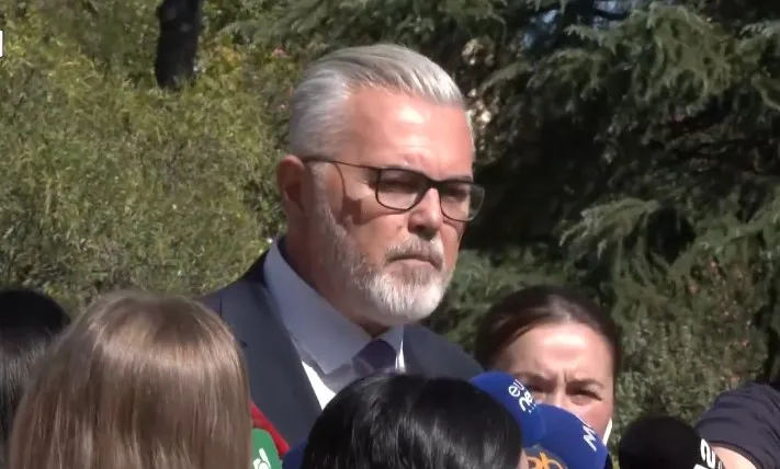 “21 Janari ende pa drejtësi”, Gogu: Çdo vit nderojmë 4 protestuesit e vrarë me duar në xhepa në bulevard