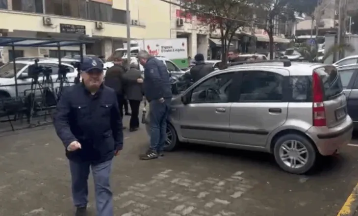 21 janari, gazetari Artan Hoxha paraqitet në SPAK, dorëzon audio-përgjimin origjinal: Vrasjet nuk janë kryer nga pakujdesia, por me urdhër