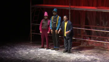 “24 orë nga jeta e një votuesi”, komedia ngjitet në skenën e Teatrit Kombëtar