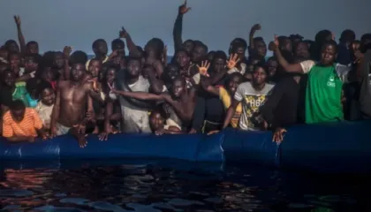 31 të vdekur pas mbytjes së një varke me emigrantë në Gambi